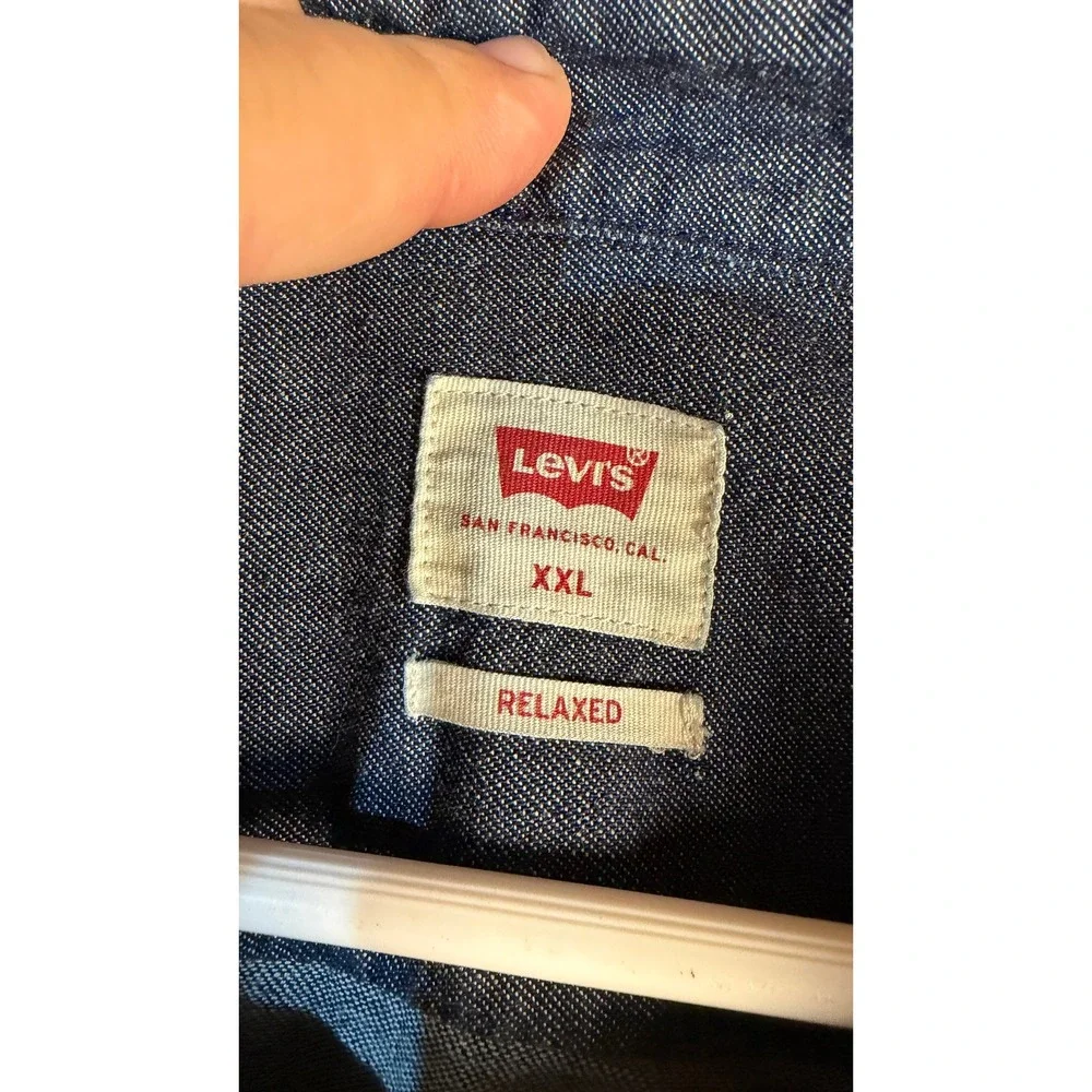 Levis Mens XXL Relaxed Fit Blue Chambray Long Sleeve Button Down Shirt